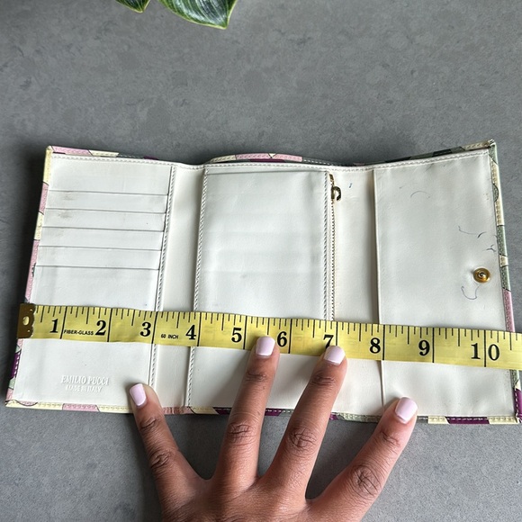 Authentic Emilio Pucci Wallet - Picture 3 of 9
